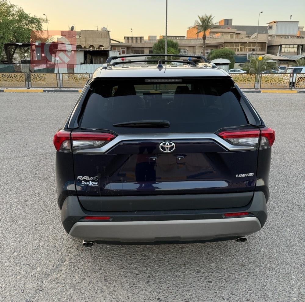 تۆیۆتا ڕاڤ 4